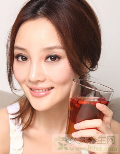 李小璐荣升辣妈 回首甜蜜婚姻升级发型