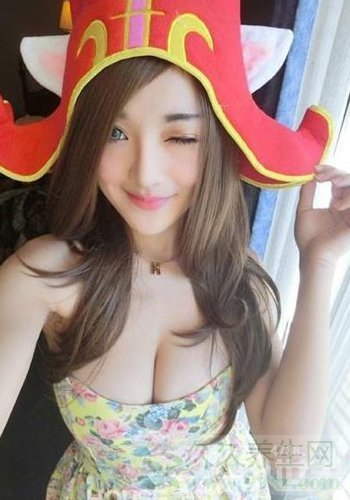 ŮCoser¶˵鹵
