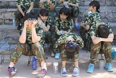 高中女生军训期跳楼
