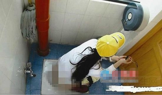 厦门大学女厕所偷拍照被传上网