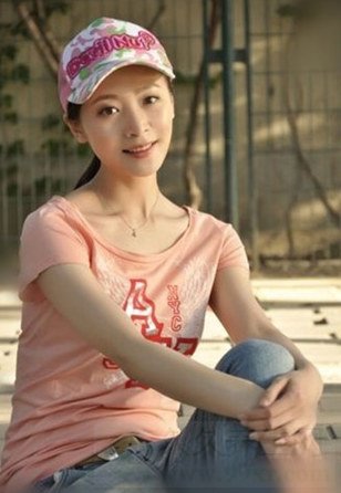 黄海波将出国与性感女友曲栅栅结婚