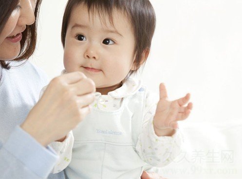 孩子感冒发烧吃什么好