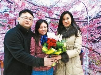 女神患癌男子娶回悉心照顾 网友:又相信爱情了