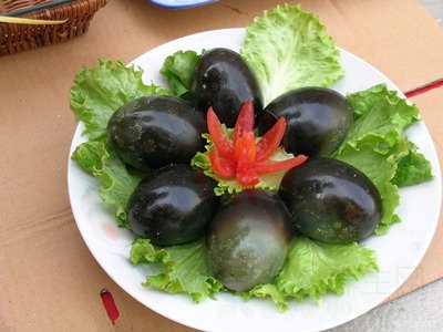 皮蛋不能和什么一起吃