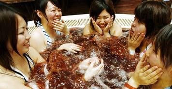 日本推出巧克力温泉