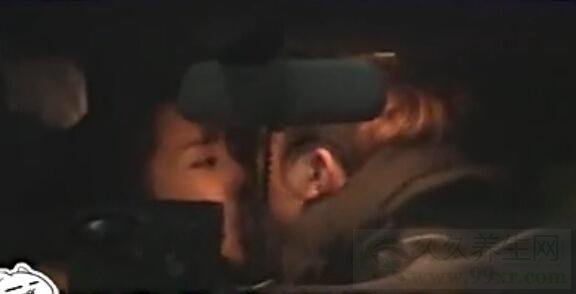 杨紫与男友车内缠绵