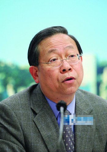 一半水货客是港人