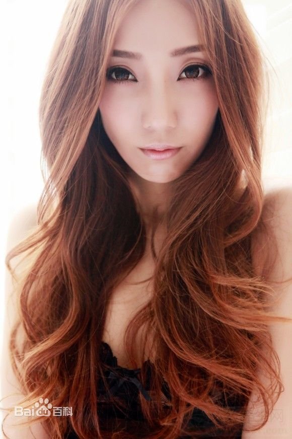 УƬ