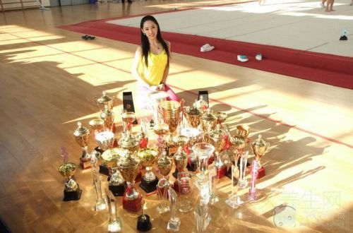 浙大美女体育老师郭虹走红