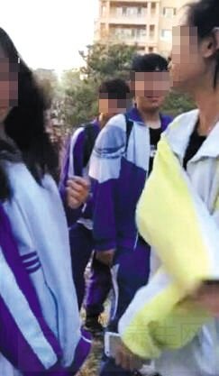 105中学女生被打