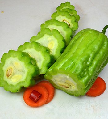 夏季饮食 吃这9种苦味菜帮助消化祛除体热
