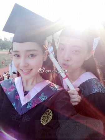 厦大美女毕业照走红