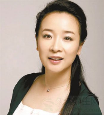 50岁女性如何保养 多吃桑葚告别“熊猫眼”