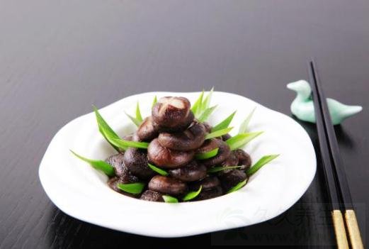 夏季养生食谱:鲜韭香菇