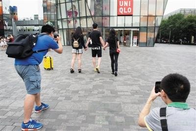 警方查优衣库事件 男女主角被“人肉”(图)