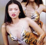 我和老婆看三级片(儿童不宜看)就泄了