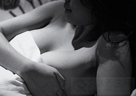 拜金老婆被老板包养小姨子主动献初夜的故事