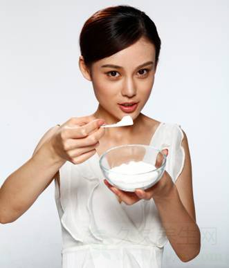 美白误区 小心美白不成反伤肌肤