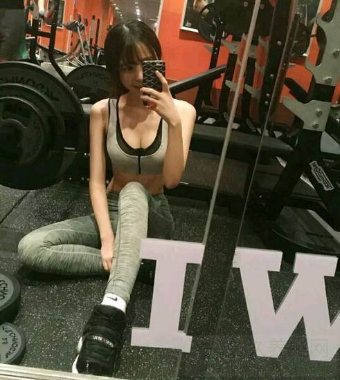 Ůѽձ޵׼