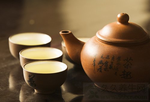 金银花泡水喝的害处