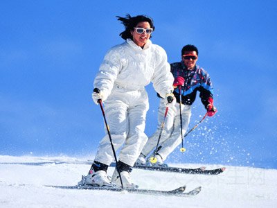 冬天户外滑雪要注意什么
