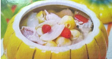 巧用药膳莲子百合瘦肉汤调失眠