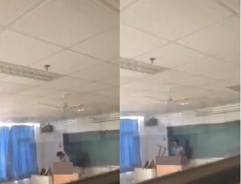 教室讲桌上活春宫 教授站着“撞击”女学生