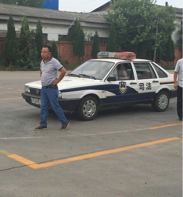 警车成驾校教练车 司法制式警车在驾校当教练车